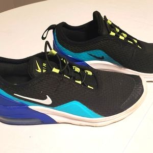 Nike size 3Y Blue Black Green